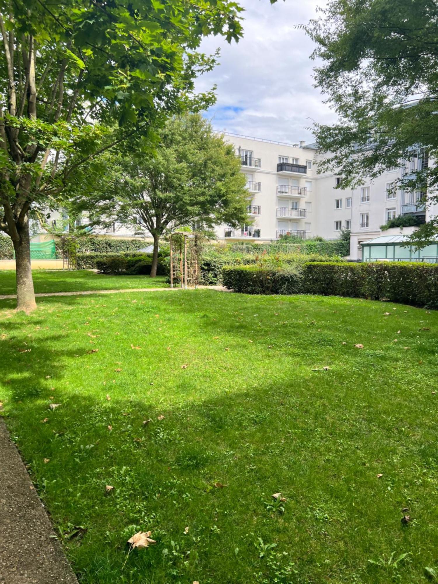 Cosy Apartment Disneyland Paris En Face De La Gare Rer Val D'Europe เซร์ริส ภายนอก รูปภาพ